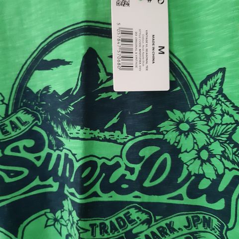 Veldig fin SuperDry T-skjort str. M