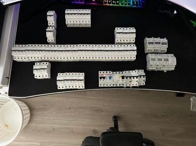 Diverse Automatsikringer/Jordfeilautomatsikringer/KWH Målere/Jordfeilbryter