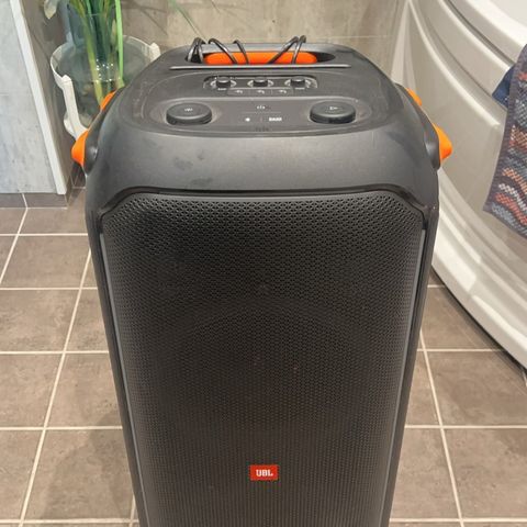 JBL Partybox 710