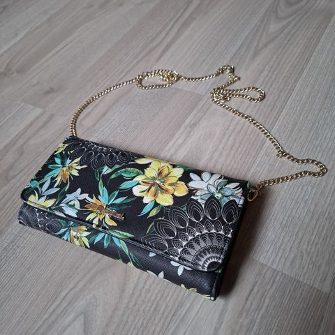 Desigual clutch veske