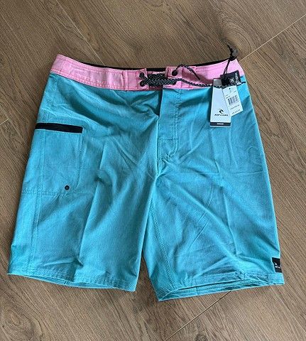 Shorts - Rip curl 30’’ - sender samme dagen. Har to