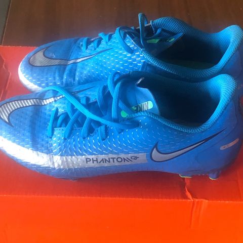 Nike fotballsko str 36,5