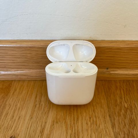 Apple AirPods Lightning ladeboks