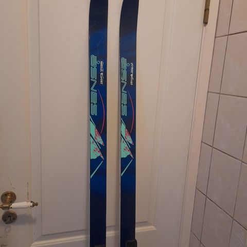 Åsnes Sondre MT2 fjellski m/stålkant 180 cm.m/Rottefella 75 mm. bindinger