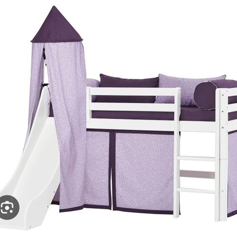 Hoppekids ECO Dream halvhøy seng med sklie/rutsjebane, tårn og sengegardin