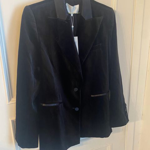 Pia Tjelta beau velvet blazer