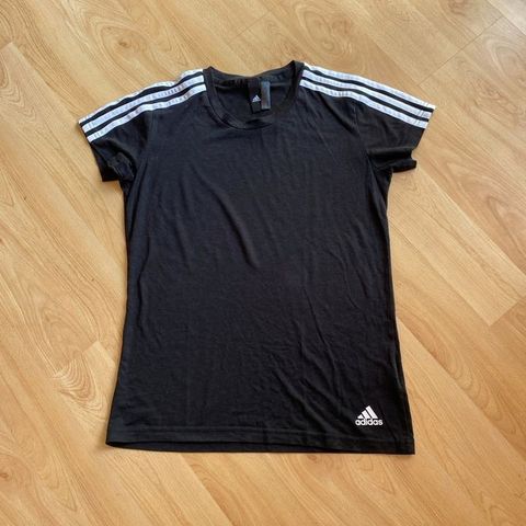 Adidas T-skjorte