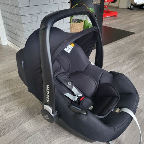 Maxi-Cosi CabrioFix i-Size med base