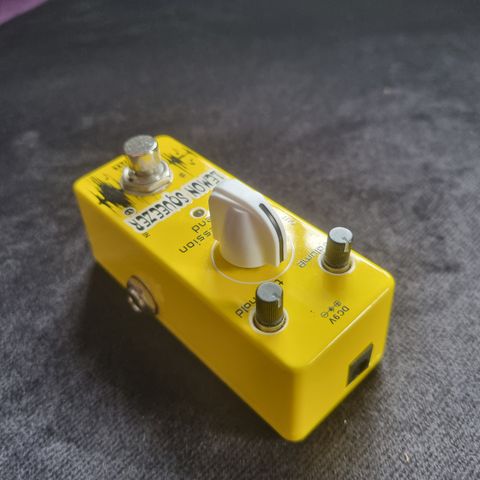 Xvive lemon squeezer compressor pedal