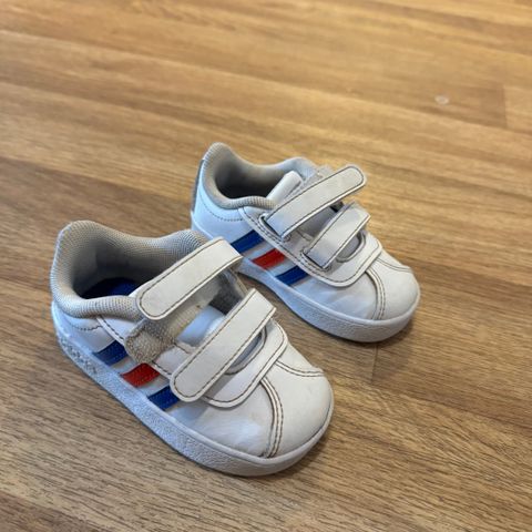 Adidas shoe for kids for sale size 20