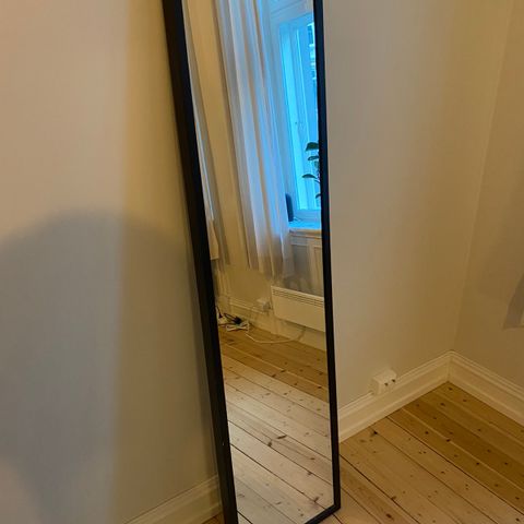 Speil STAVE fra Ikea.