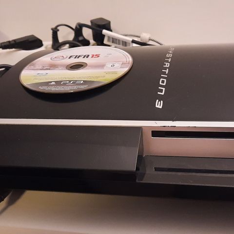 Playstation 3 konsoll med strøm kabel + kontroll + FIFA 15'