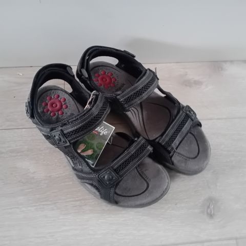 Nye Softwalk skinn sandaler Str 42 til sommer og ferie :)