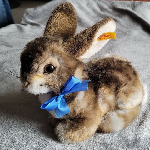 Original Steiff - hare brun/hvit nr: 077890