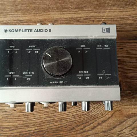 Native Instruments Komplete Audio 6