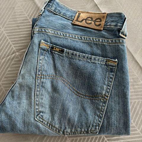 Lee jeans.