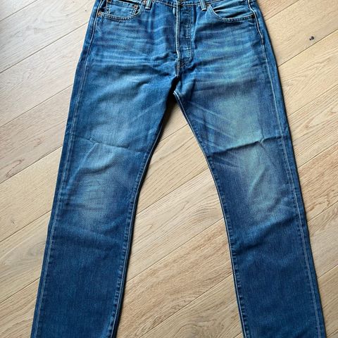 Levi’s 501 W34L32