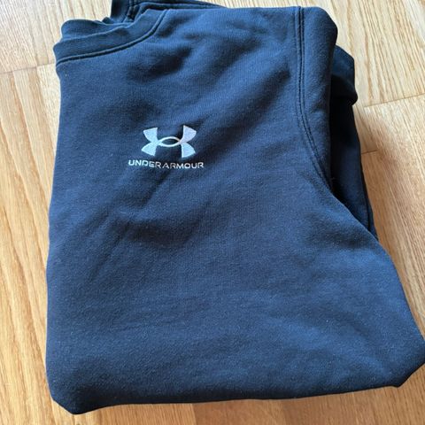 Under Armour essential crew