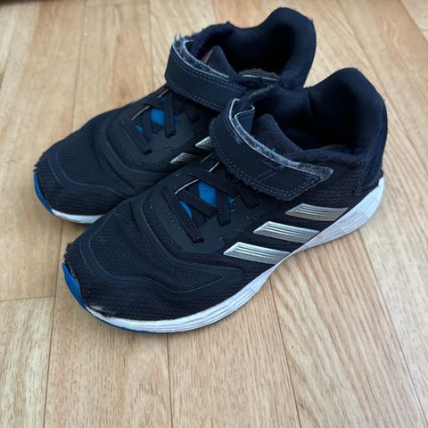 Adidas joggesko str 31