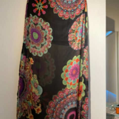 Desigual sommer skjørt str 34 (s-m)