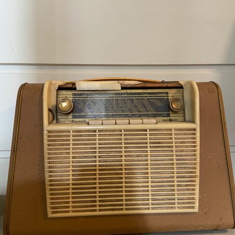 Gammel radio