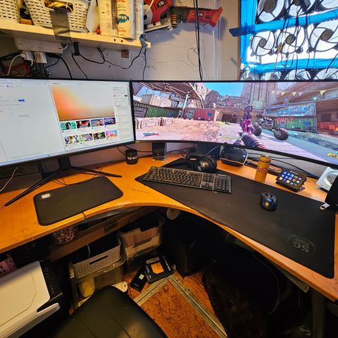 4090, 9tb, i7, 64gb, 240hz 49", 144hz 34"