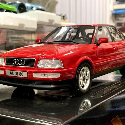 Audi Quattro Competition 1994 - Laser rød - OttO Mobile - Limited Edition - 1:18