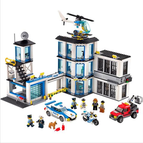 Lego City Politistasjon 60141 - 100% komplett