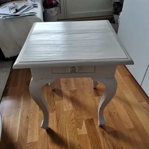Hjørnebord/ lite bord
