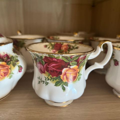 Royal  Albert Old Country  Roses servirvise