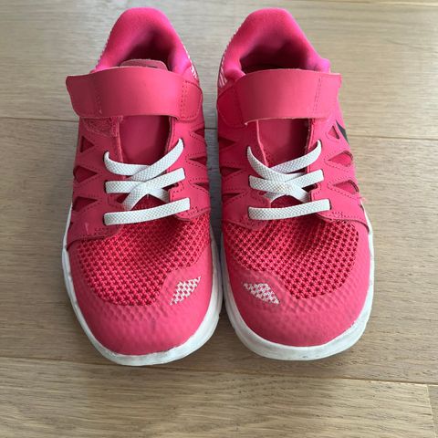 Nike sko pink str. 35