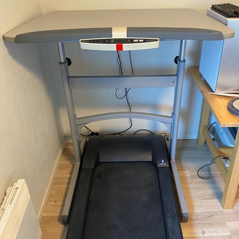 Solid gåmølle med skrivebord (LifeSpan TR1200 DT)