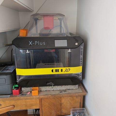 Qidi tec x-plus 3D printer