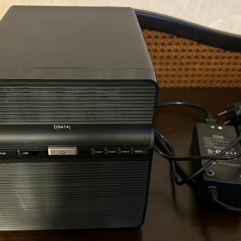 NAS - Synology DS414j