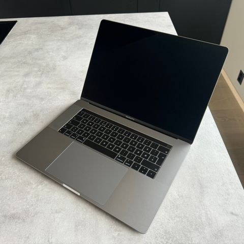 MacBook Pro 15", 2019, 2,3 GHz, 16gb ram, 500gb hdd