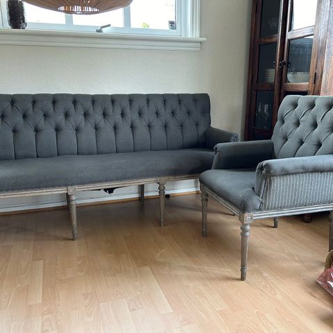 Spisegruppe (sofa + to stoler)