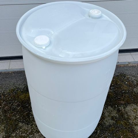 Ca. 40 stk. 200l hvit plasttønne