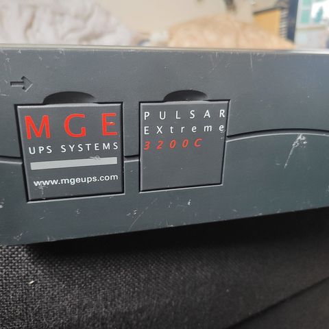 MGE ups systems Pulsar Extreme 3200C