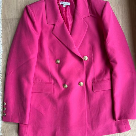 Kjempefin ny og ubrukt rosa blazer, str. S, Floyd