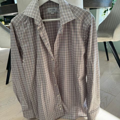 Eton skjorte som ny til salgs strl M ( 39 slim 15 1/2)
