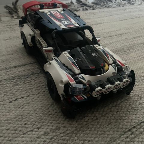 Lego fjernstyrt Rallybil