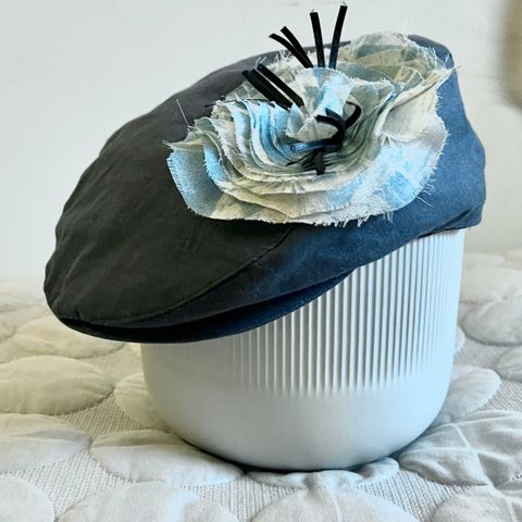 Sixpence hatt. NY Upcyclet design fra Lowie