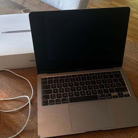 MacBook Air 13 2020 / Billigst på Finn!