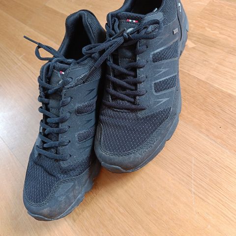 Viking Gore Tex joggesko str 40