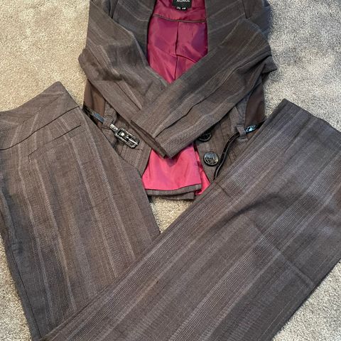 Dressbukse og jakke