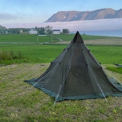 Frisport Skogshorn lavvo 8-10 m/bunn og nytt innertelt.