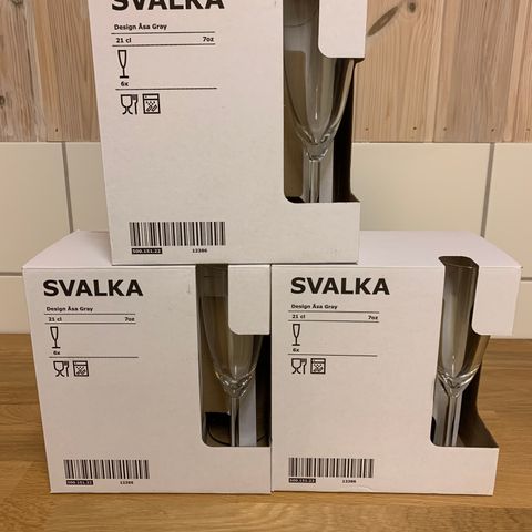 18 Svalka Champagne- / Hvitvinsglass fra Ikea selges