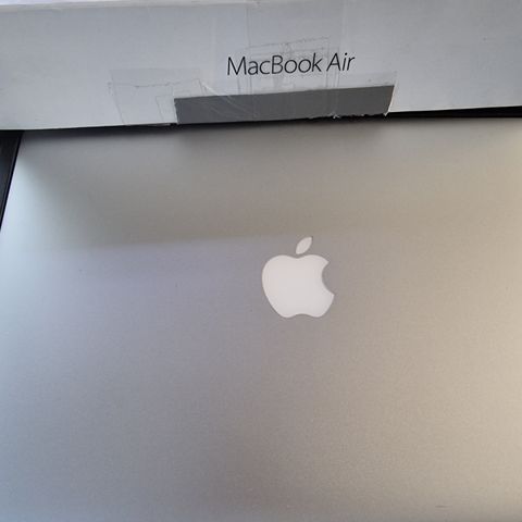 MacBook Air 13" (2015) i5/4GB/128GB