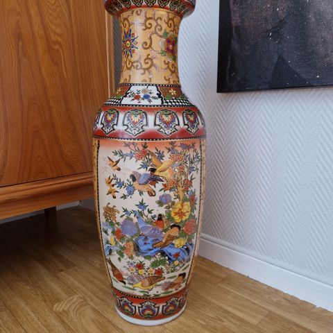 Høy flott vase