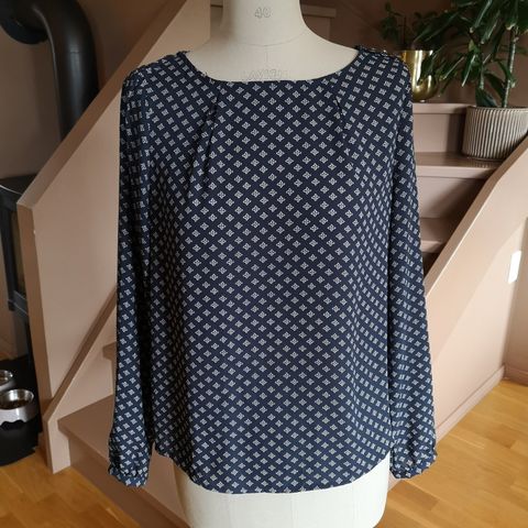 Bluse fra Lindex. Str.40